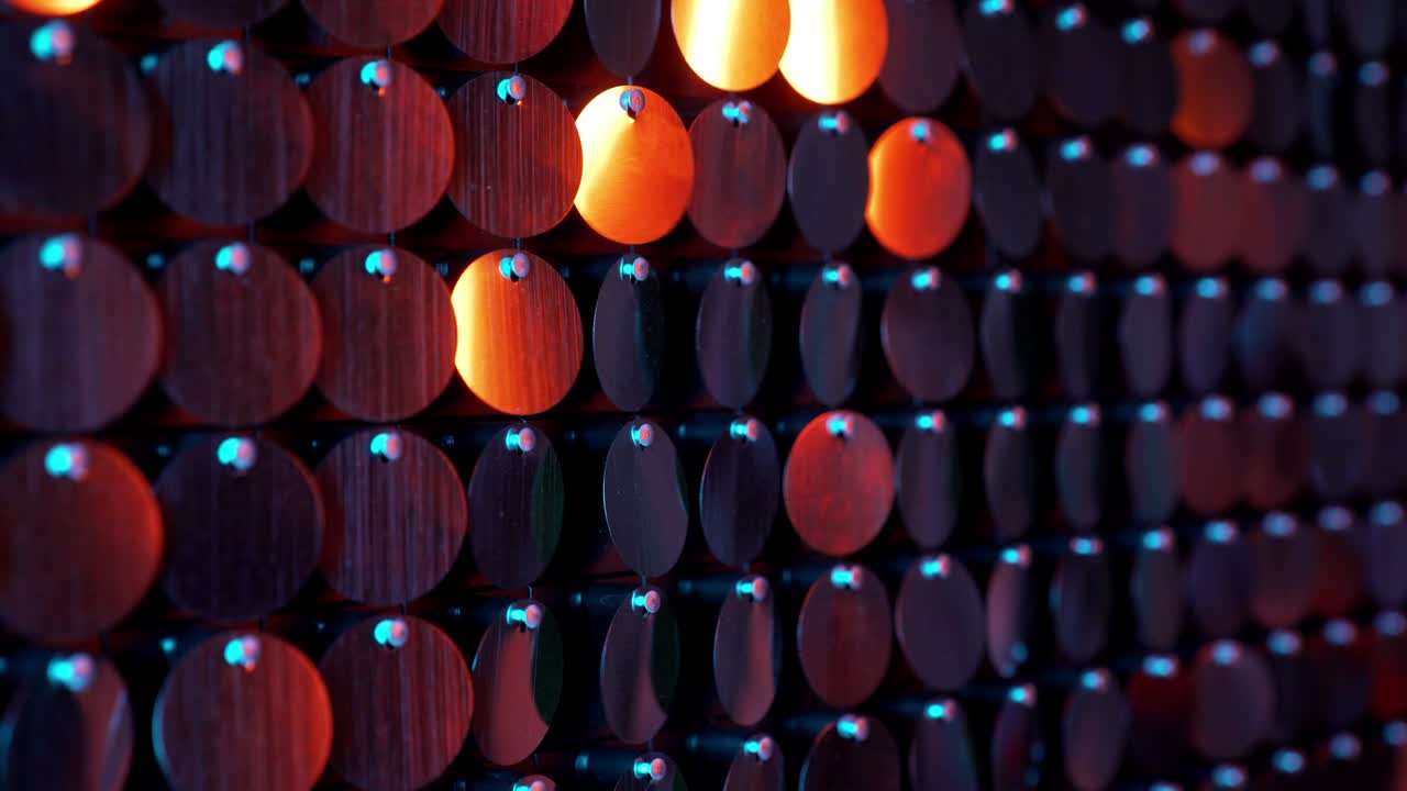 abstracto naranja oscuro azul cinético brillo pared en movimiento. chispas brillantes fondo reflectante. decoración de clubes nocturnos. se puede usar como transiciones, añadido a proyectos modernos, fondos de arte.