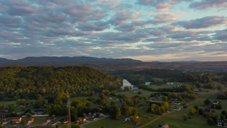 Amanecer-Sobre-El-Suburbio-De-Clinton-En-Tennessee