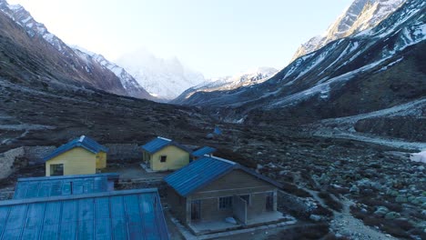vista aérea bhojbasa está situado a una distancia de senderismo de unos 14 km de gangotri principal
