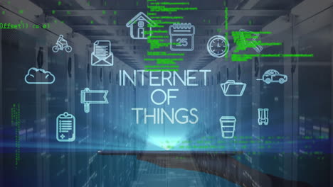 animación de procesamiento de datos, iconos, internet de las cosas y mano de mujer con computadora portátil sobre servidores