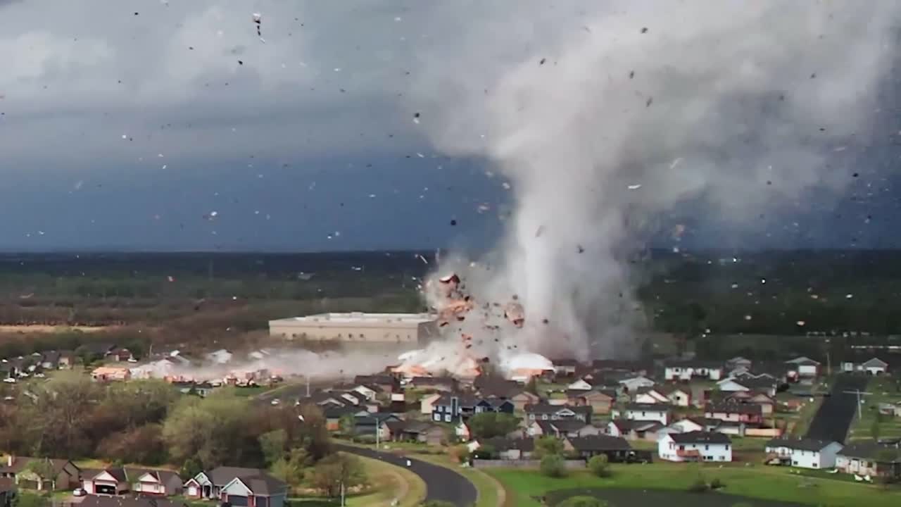 Epic Aggressive 4K Footage of Tornado Ripping Houses Apart