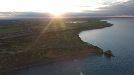 la pointe du hoc cliff, normandy, calvados, 프랑스를 향해 날아간다.