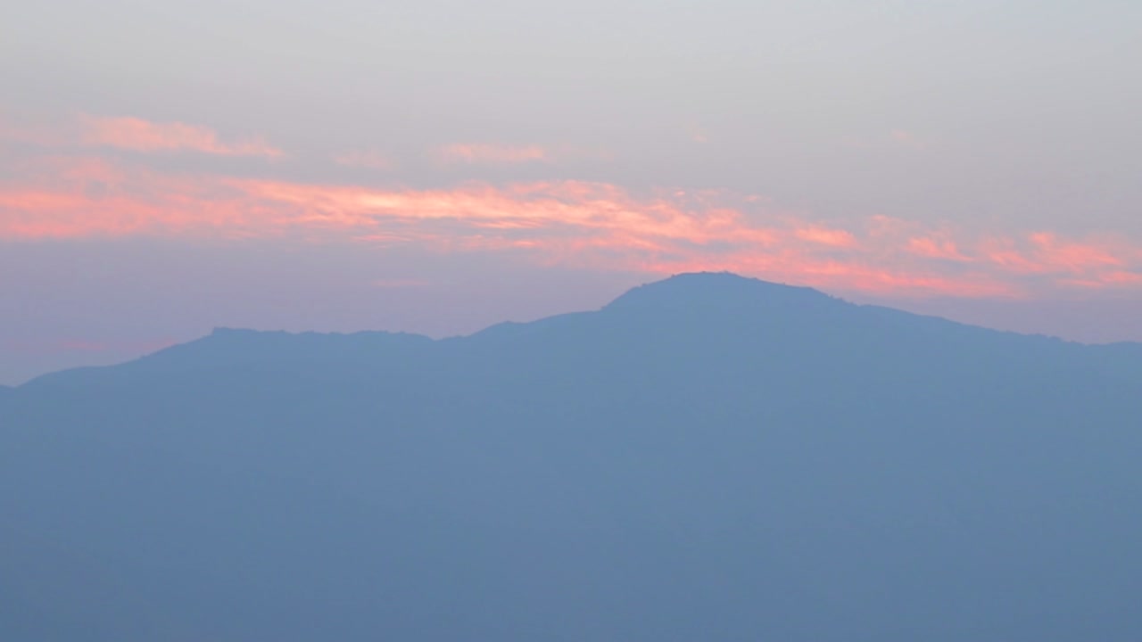 인도 비슬레 가트카의 멋진 일출 직전
