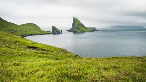 timelapse de pintorescas islas remotas en las islas feroe europa