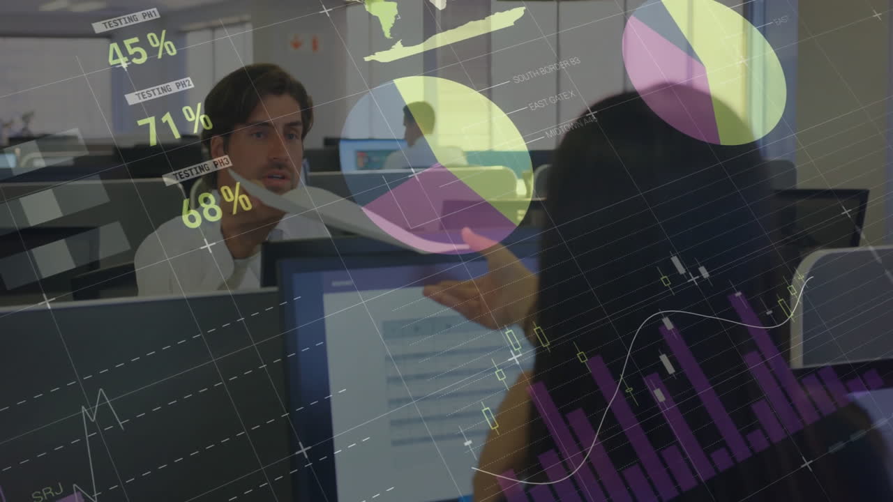 animación del procesamiento de datos financieros sobre diversos colegas que discuten el trabajo en la oficina