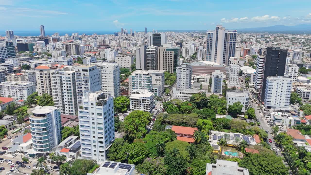 Veduta aerea di Santo Domingo in una giornata limpida – Paesaggio urbano e architettura moderna