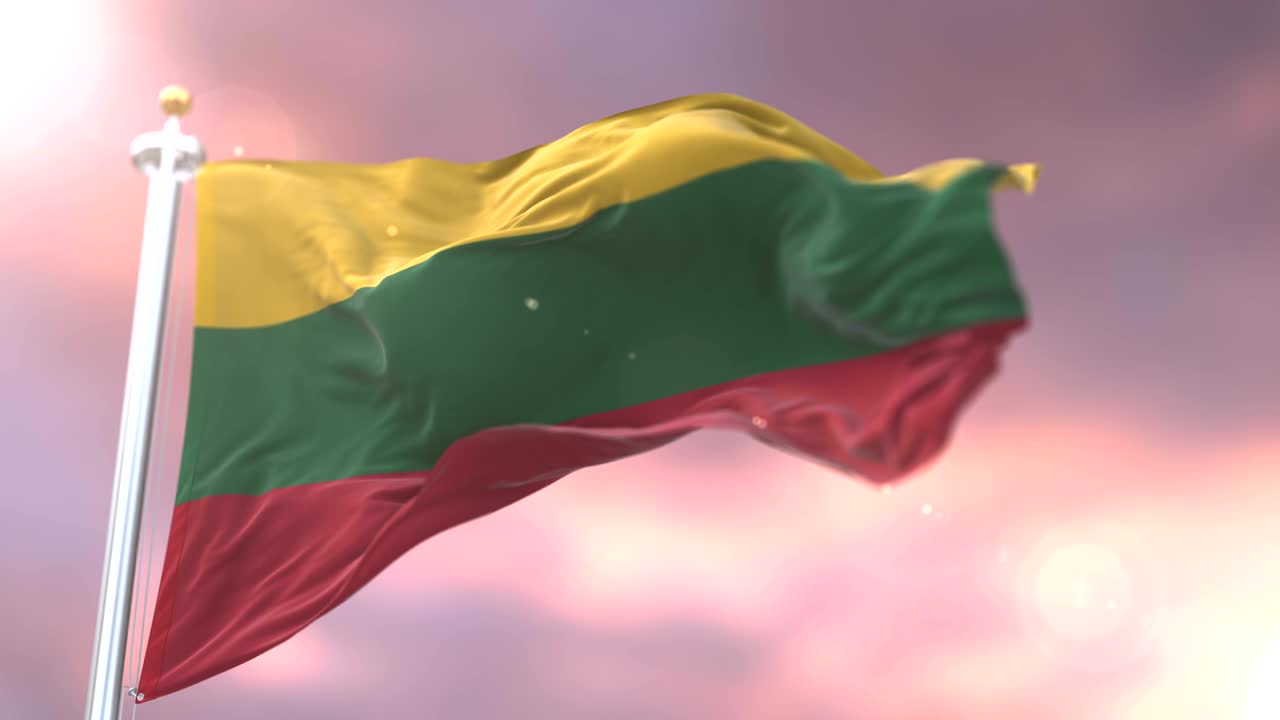 bandera de lituania ondeando en el viento al atardecer en lento, bucle