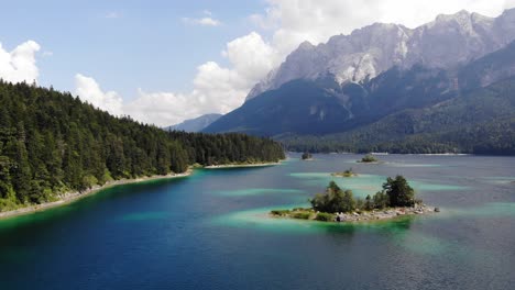 vista panorámica en el lago eibsee en alemania