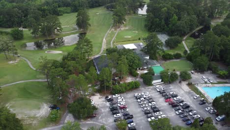 Una-Foto-Tomada-Con-Un-Dron-Del-Club-De-Campo-Y-Campo-De-Golf-De-Summerville