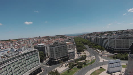 Flight-over-the-streets-of-Lisbon