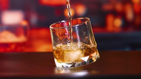whisky con hielo