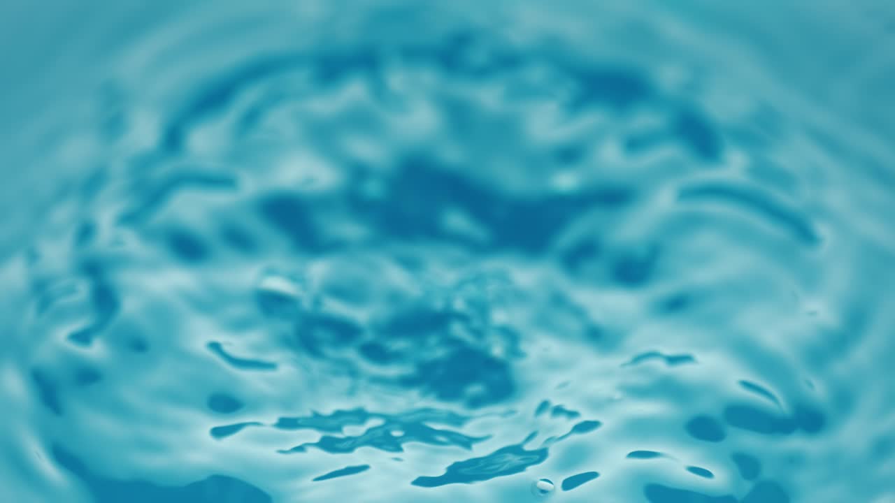 물방울이 슈퍼 슬로우 모션으로 떨어지는 클로즈업입니다.