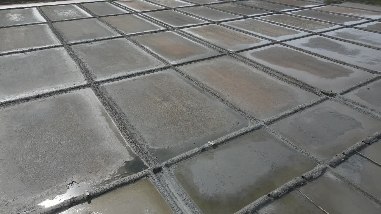 Salt flats with mud on the Aveiro region