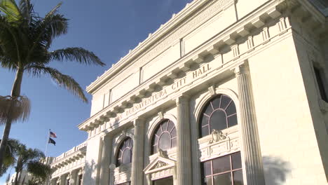 Zoom-out-of-City-Hall-in-San-Buenaventura-California