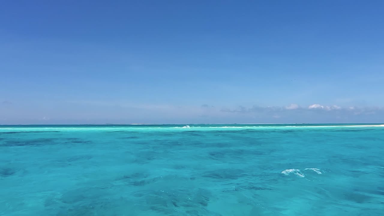 청록색 카리브 바다 파도 ans 스플래쉬 질감 바닷물에 pov 항해