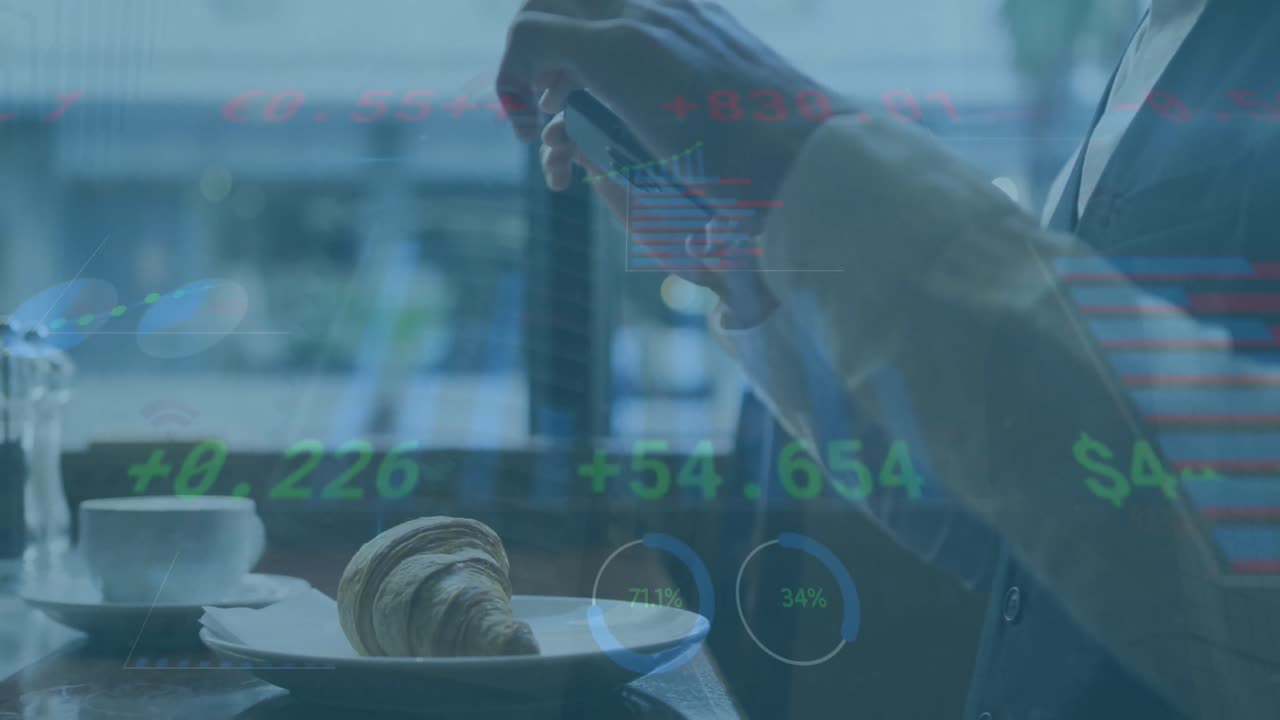 스마트폰으로 사진을 찍는 백인 사업가에 대한 금융 데이터 처리의 애니메이션