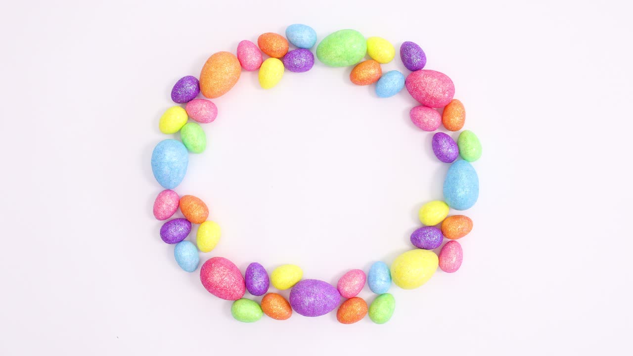 부활절 달은 창의적인 활기찬 복사 공간 프레임을 만니다.