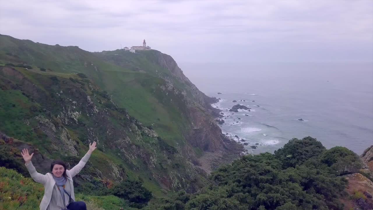 cabo da roca의 절벽 위로 비행