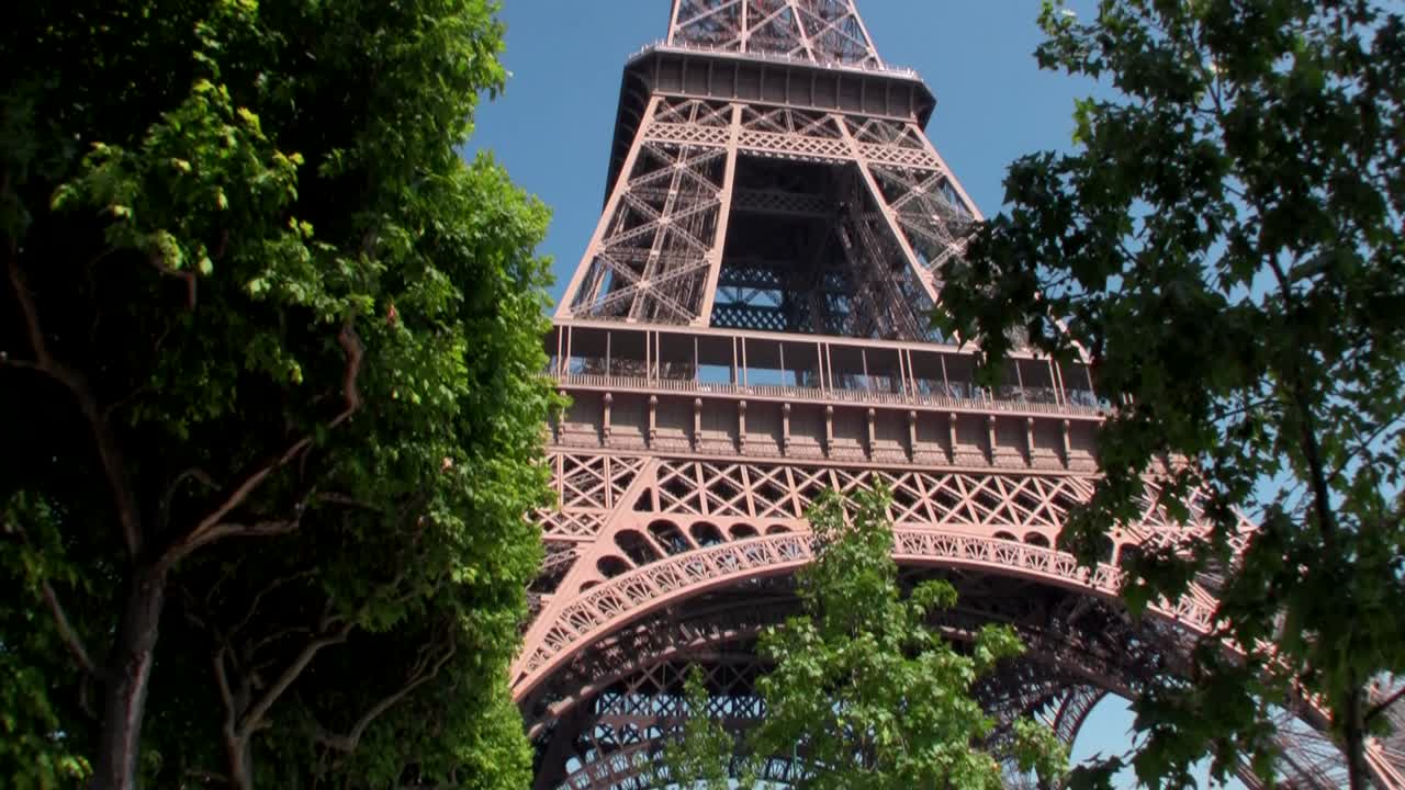 파리 에펠탑까지 핸드헬드 틸트