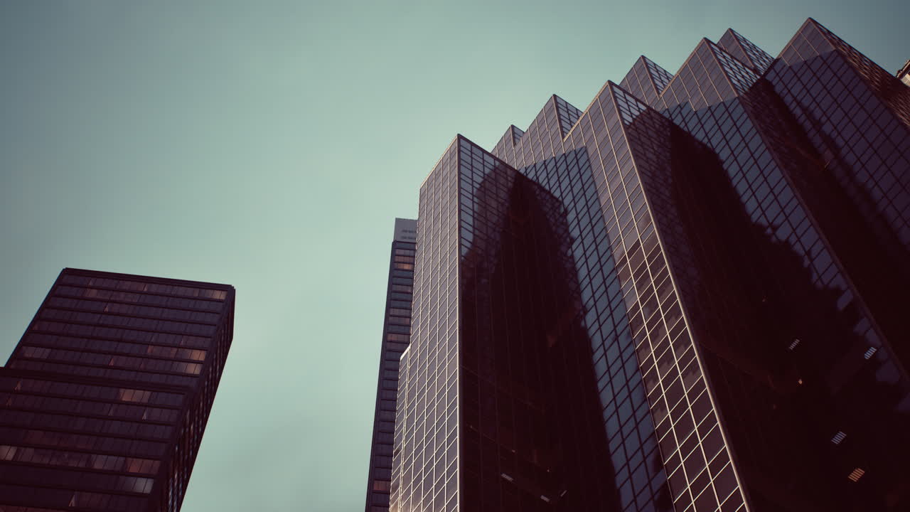 rascacielos modernos en la ciudad