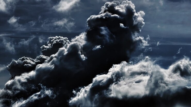 Cumulus clouds, dark clouds in the sky and thunderstorms in them