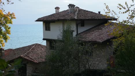 The-Balchik-Palace-in-Bulgaria,-Black-Sea-in-the-background