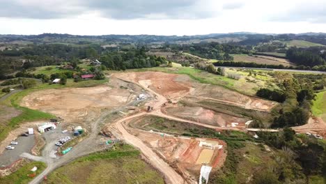 Vista-Aérea-De-Un-Nuevo-Suburbio,-Construcción-Y-Desarrollo-En-Curso