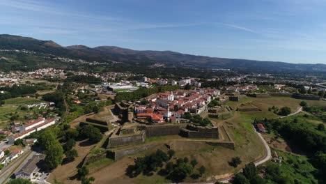 Stadt-Valenca-Do-Minho,-Portugal