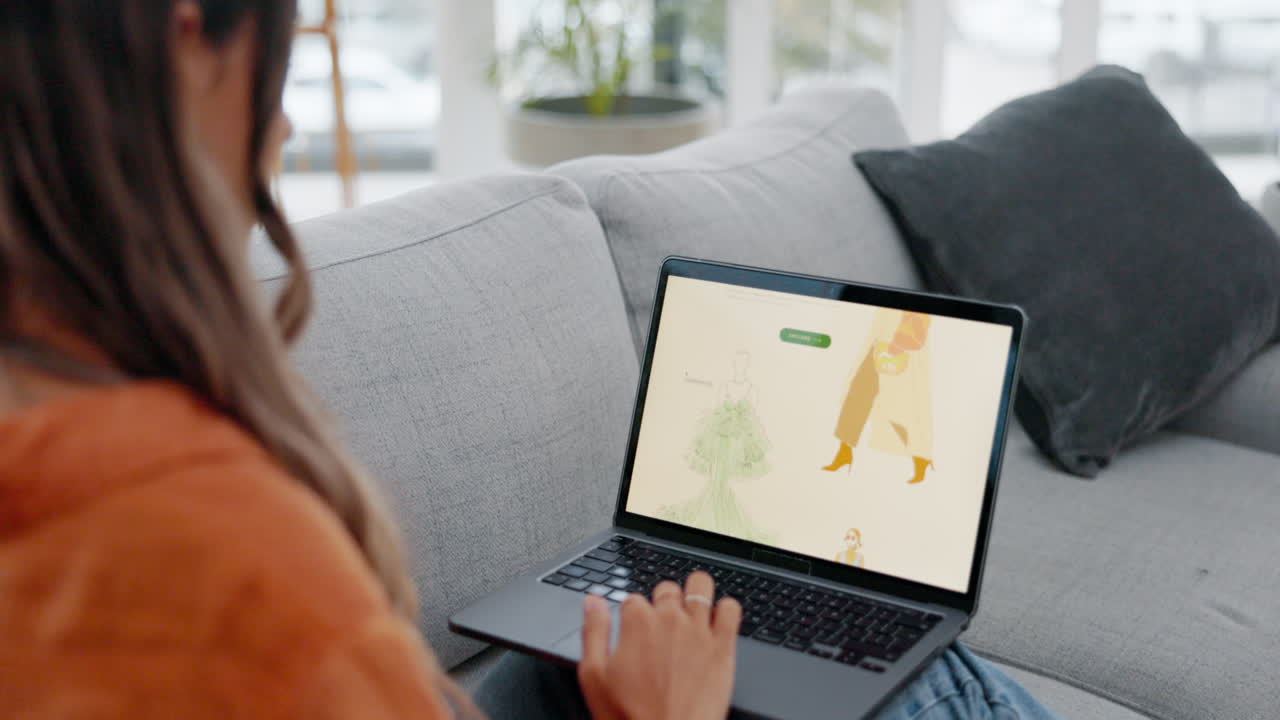 mujer, computadora portátil y sitio web de moda de compras en línea