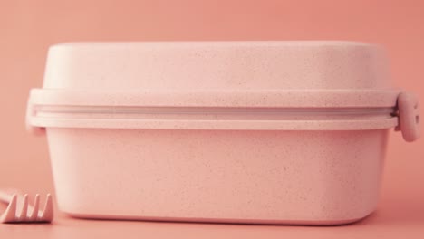 caja de almuerzo reutilizable rosa