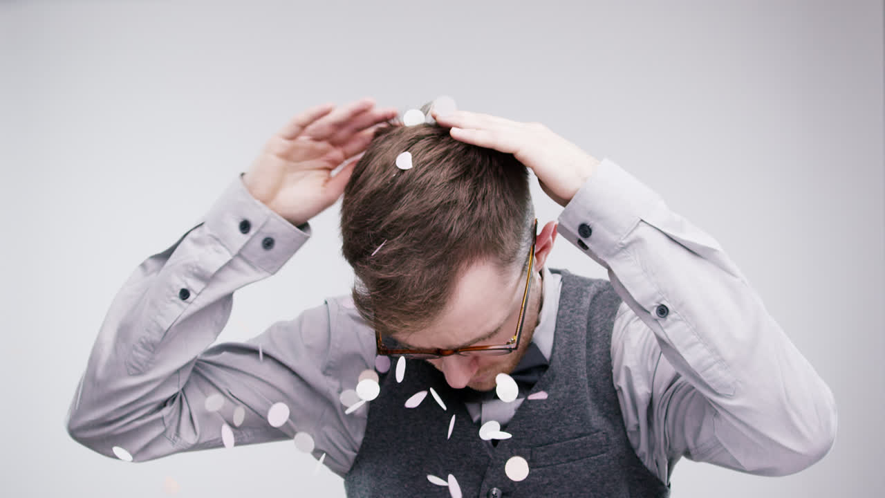 재미있는 괴짜 남자 슬로우 모션 결혼식 사진 부스 시리즈