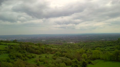 fotografía aérea de la ciudad de belfast desde cavehill en un día de primavera