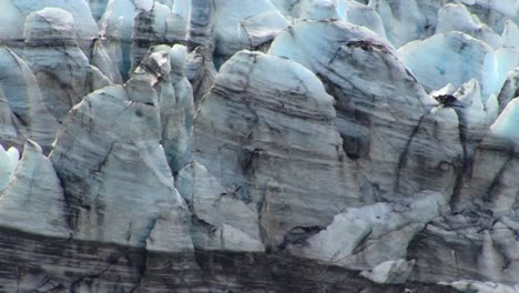 primer plano extremo del hielo de un glaciar en el parque nacional de la bahía de los glaciares, alaska
