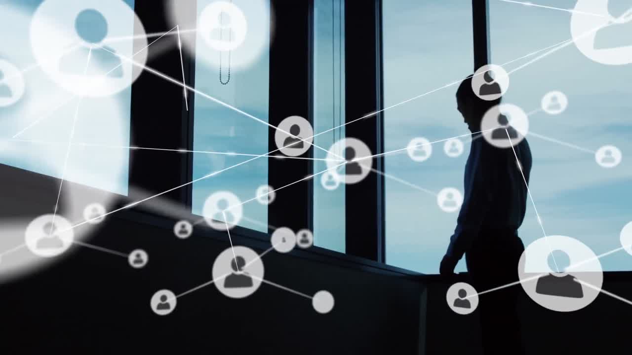 스마트 폰으로 이야기하는 백인 사업가 여성에 대한 아이콘과 연결 네트워크의 애니메이션