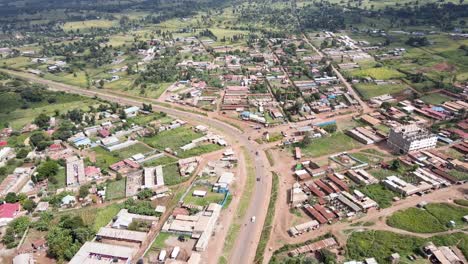 Vista-Panorámica-Del-Zumbido-Sobre-La-Ciudad-De-Loitokitok-Kenia-áfrica