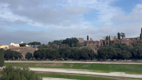 Rhe-view-on-city-in-Rome,-Italy