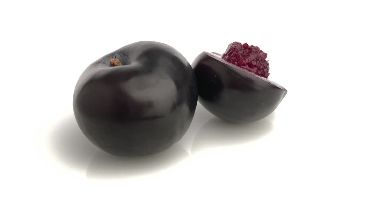 ciruela redonda azul