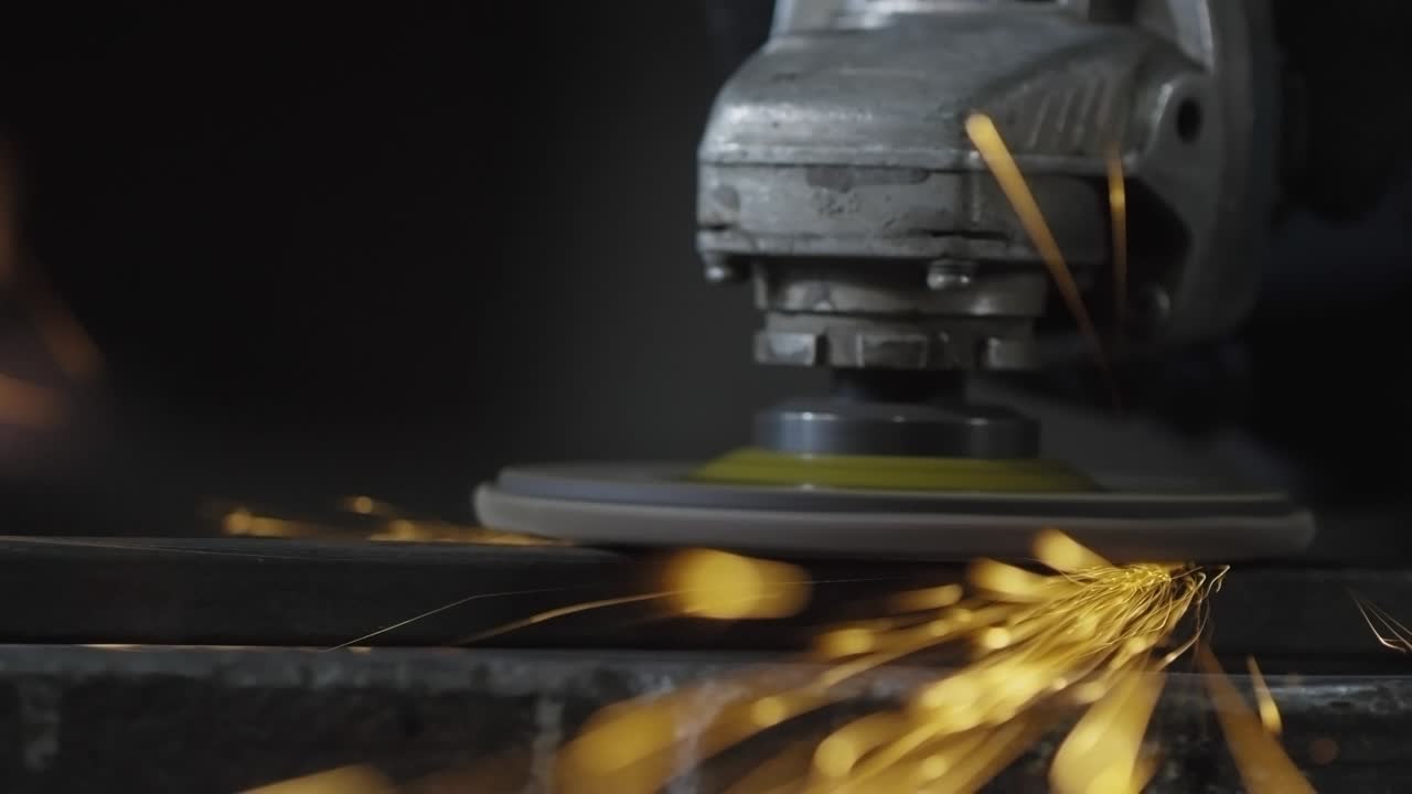 molienda de hierro con emery eléctrico