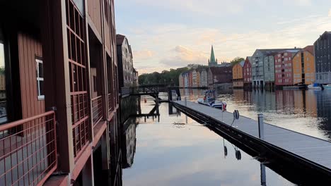 vista aérea del río nivelda en trondheim