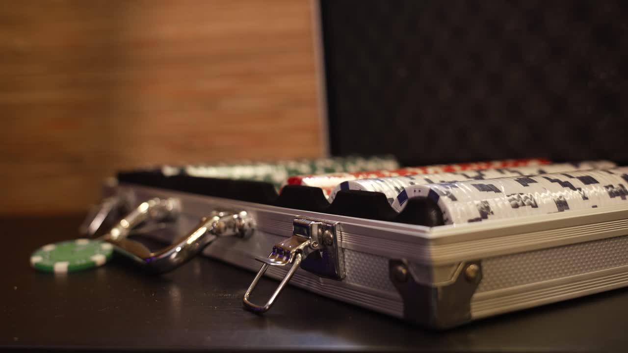 카지노  ⁇ , 카드, 주사위 의 케이스