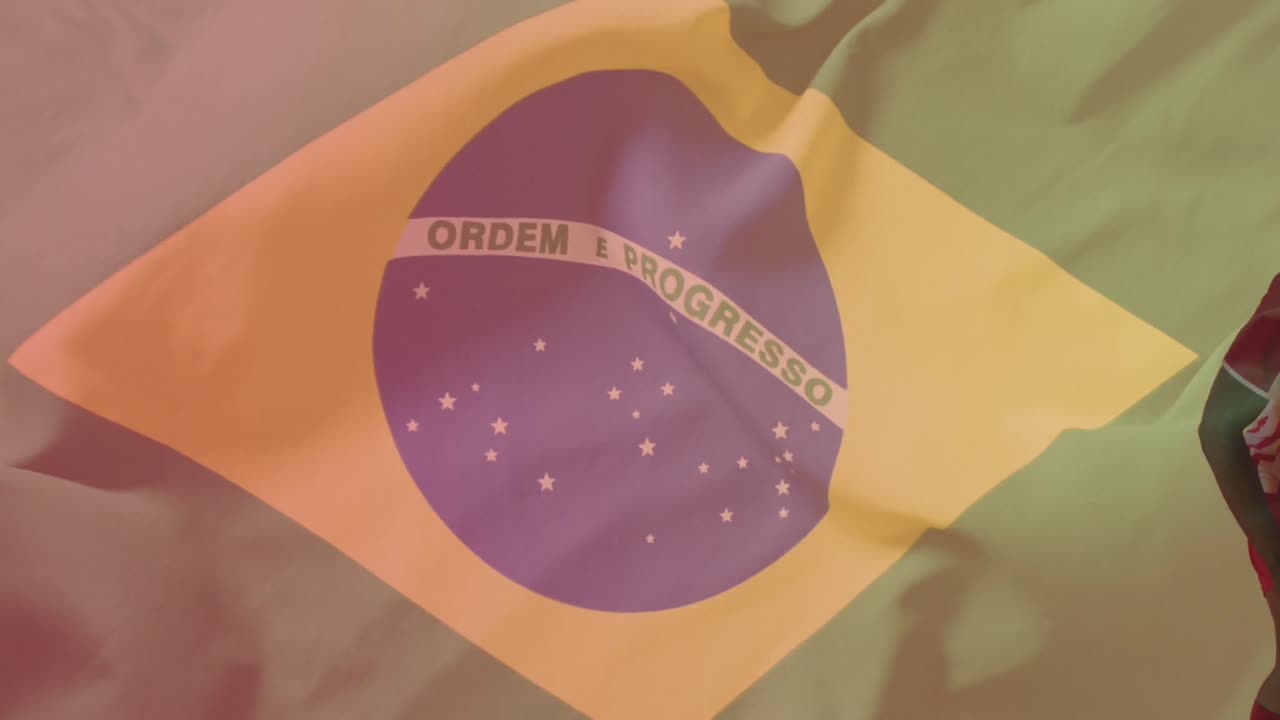 브라질  ⁇ 발 위 에 있는 아프리카계 미국인 남자 축구 선수 의 애니메이션