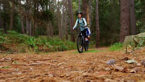 Couple-cycling-together