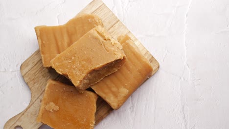 Jaggery-traditional-cane-sugar-cube-on-table