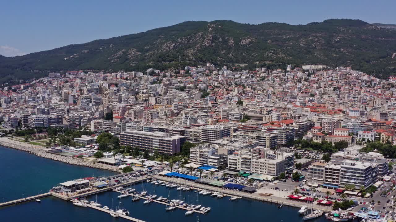 카발라 도시 개요 배경 에 산 들 이 있다