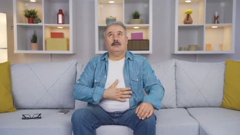 el anciano que no se siente bien.