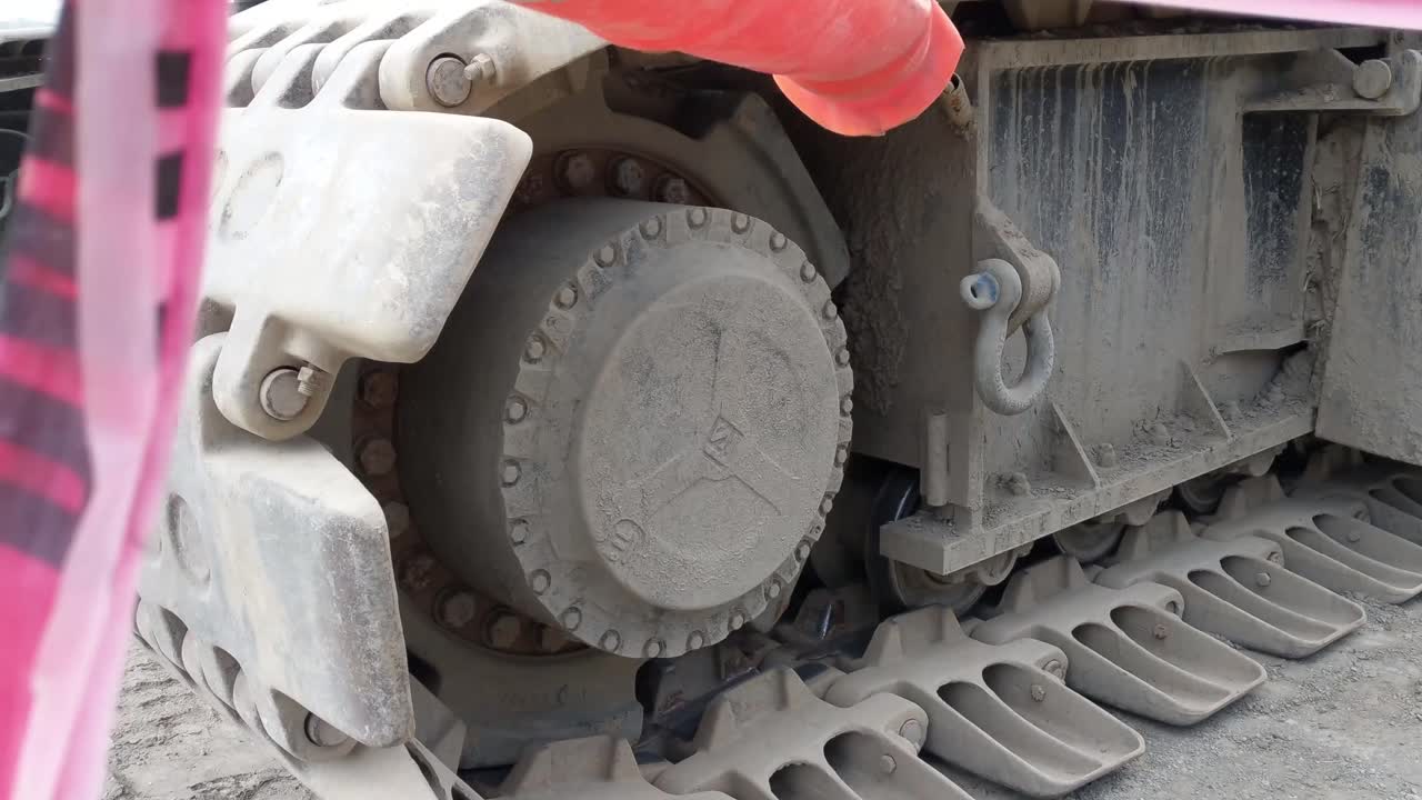 pistas de movimiento lento en una grúa móvil