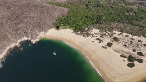 Arenas-De-La-Bahía-De-Cacaluta,-Ubicada-Dentro-De-La-Extensión-De-Nueve-Bahías-De-Huatulco,-Oaxaca,-México.