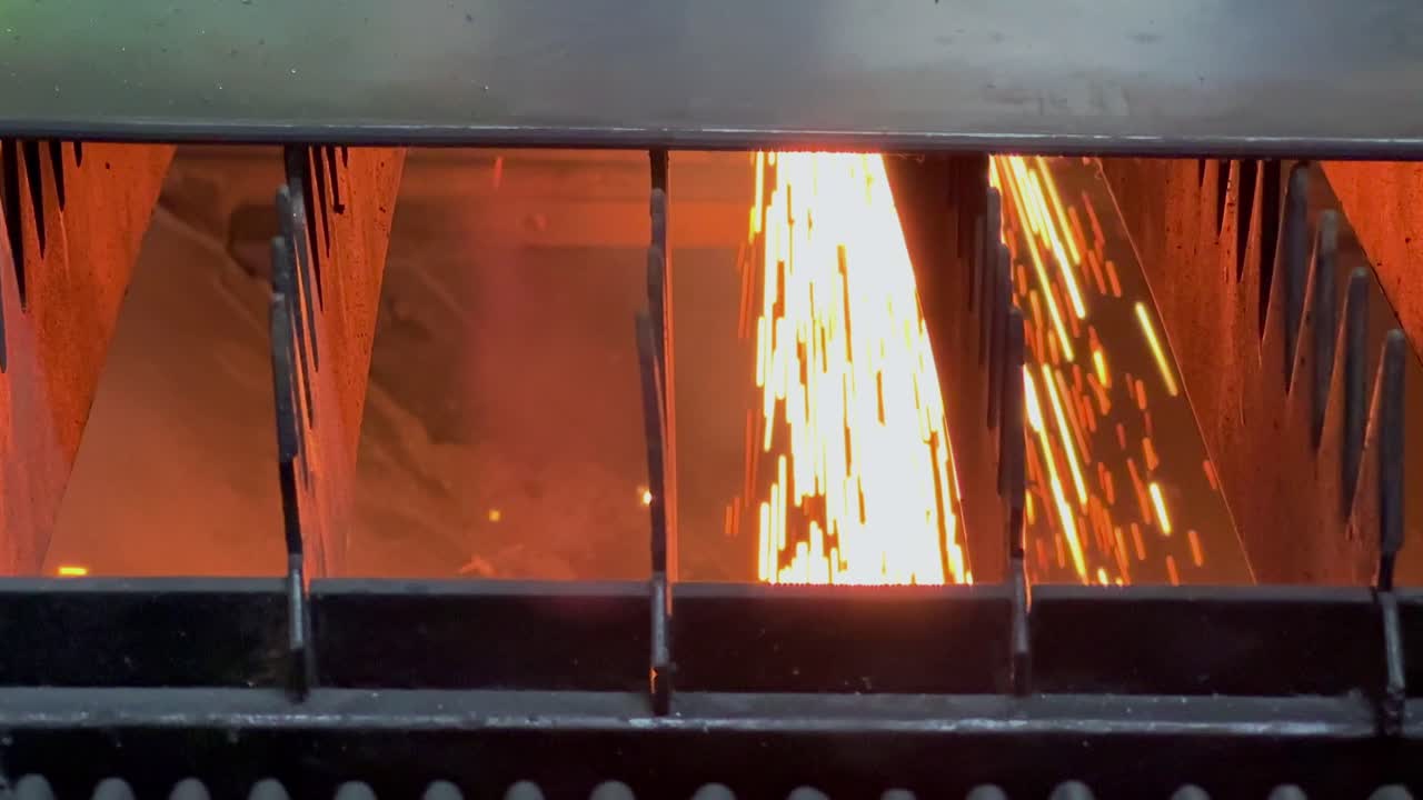 Spark came out from working laser cutting machine