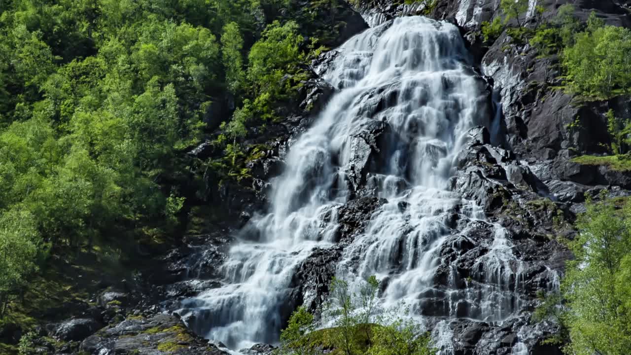 Bratlandsdalen Flesaafossen Waterfall l, Norway