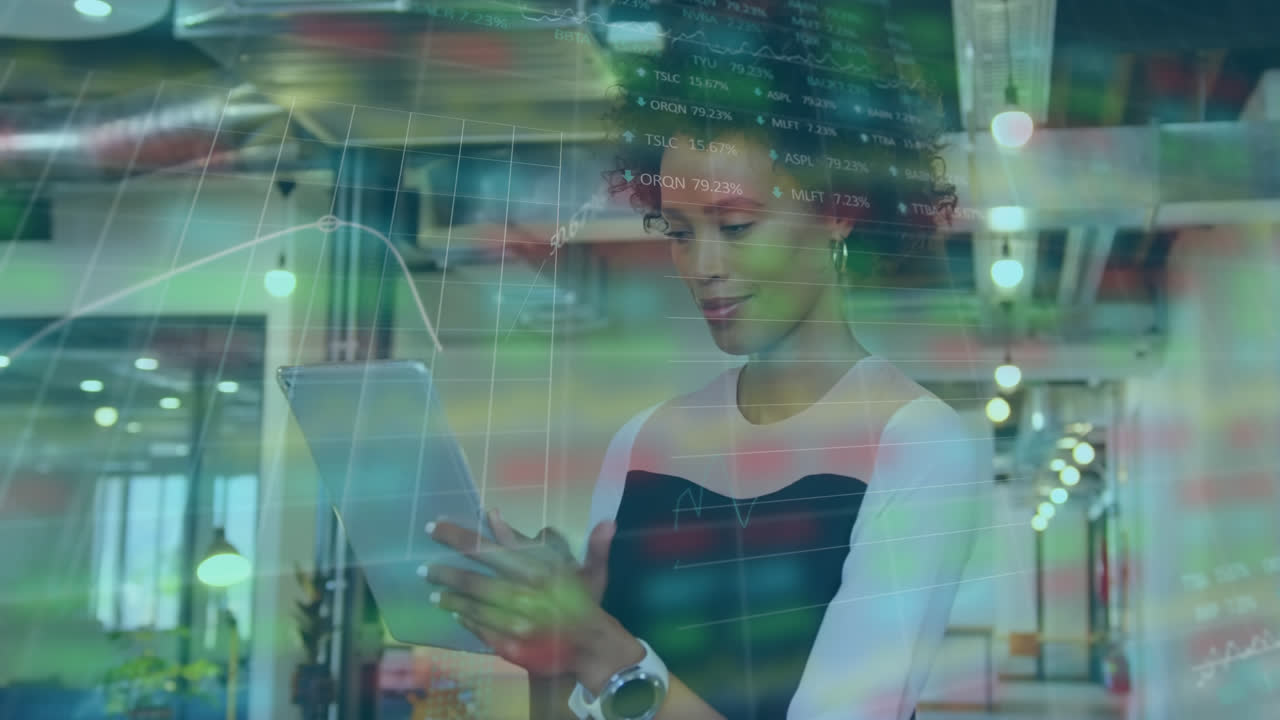 금융 데이터 처리 사무실에서 디지털 태블릿을 사용하는 사업가의 애니메이션.